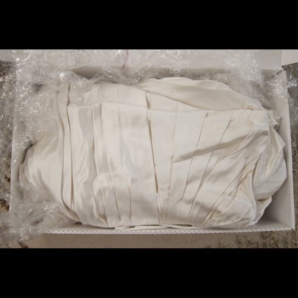 La Sposa Fanal wedding dress in color “Oyster” - Picture 3 of 8